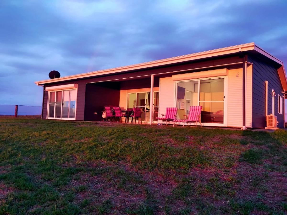 Coorong Island Retreat - Farm Stay At Pet Friendly Property Meningie Dış mekan fotoğraf