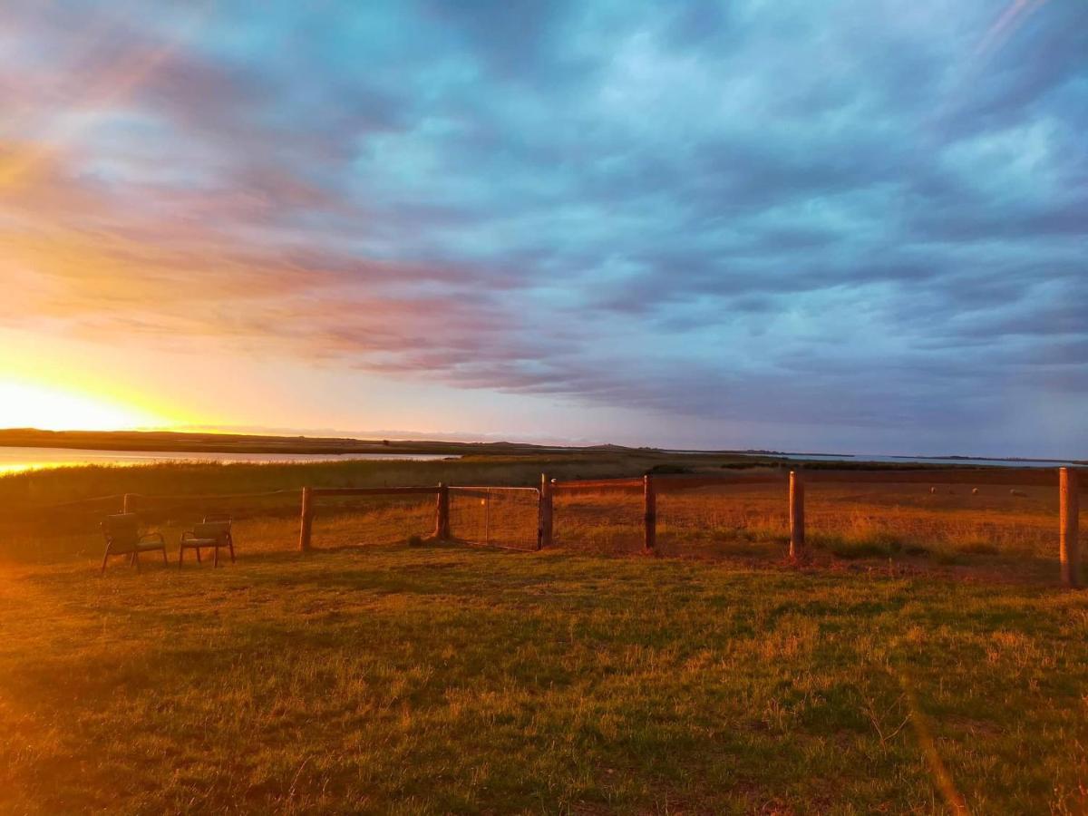 Coorong Island Retreat - Farm Stay At Pet Friendly Property Meningie Dış mekan fotoğraf